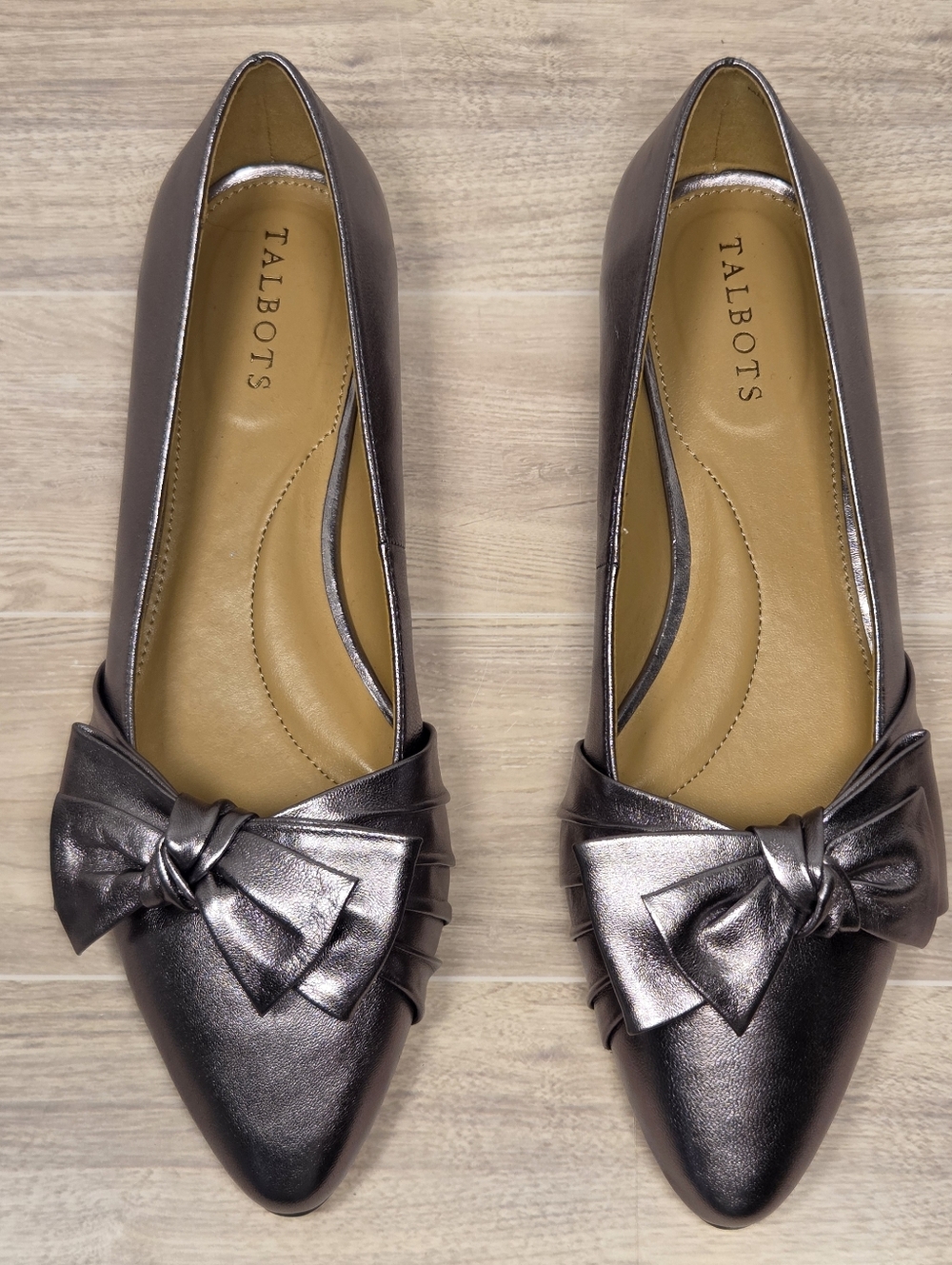 Talbots Edison Bow Leather Flats metallic finish 8.5